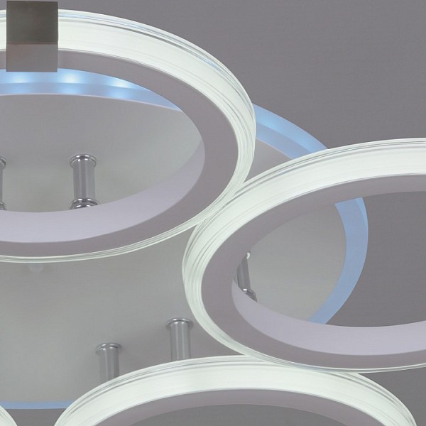 Потолочная люстра Reluce 06319 белый арт. 06319-3.3-05 WH+CR (RGB)