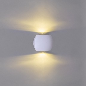 Накладной светильник Reluce 86008 белый арт. 86008-9.2-002TLB LED2*3W WT