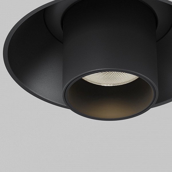 Встраиваемый светильник Maytoni Focus T черный арт. C140TRS-L200-7W3K-B
