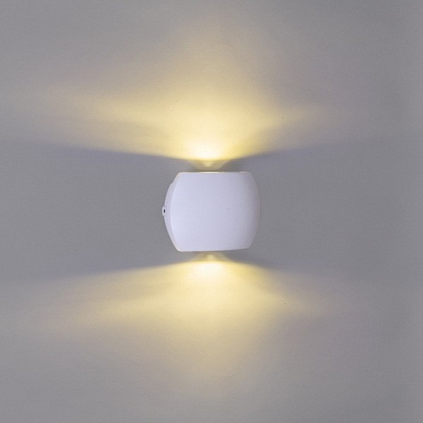 Накладной светильник Reluce 86008 белый арт. 86008-9.2-002TLB LED2*3W WT