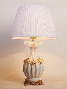 Настольная лампа декоративная Abrasax 8107 белый арт. TL.8107-1GO