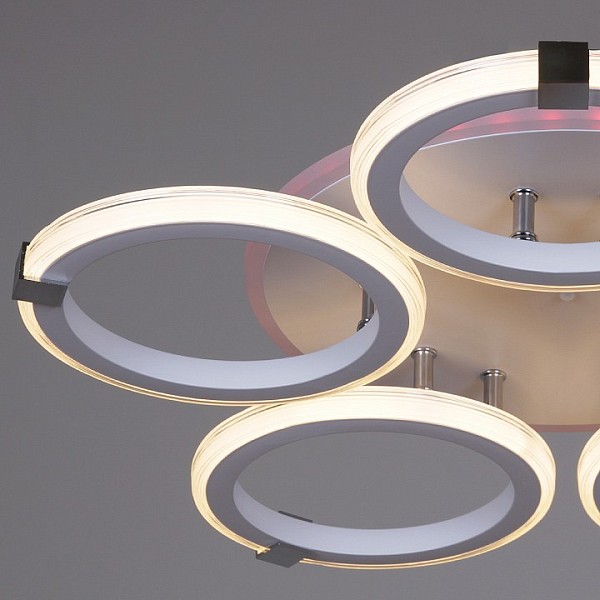 Потолочная люстра Reluce 06319 белый арт. 06319-3.3-05 WH+CR (RGB)