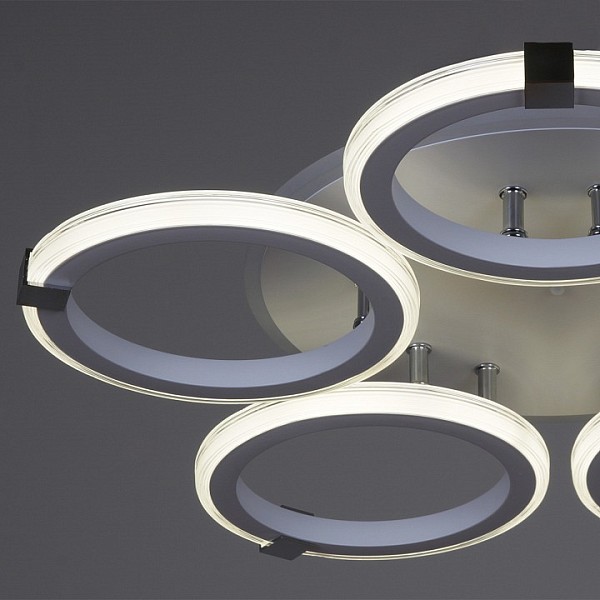 Потолочная люстра Reluce 06319 белый арт. 06319-3.3-05 WH+CR (RGB)