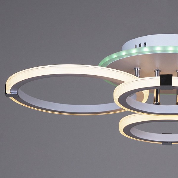 Потолочная люстра Reluce 06319 белый арт. 06319-3.3-04 WH+CR (RGB)