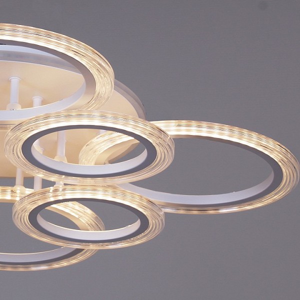 Потолочная люстра Reluce 09812 белый арт. 09812-3.3-4+4A WH (RGB)