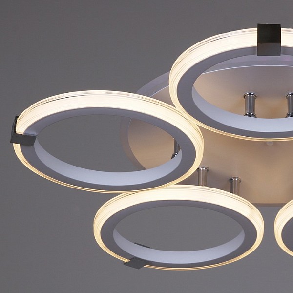Потолочная люстра Reluce 06319 белый арт. 06319-3.3-05 WH+CR (RGB)
