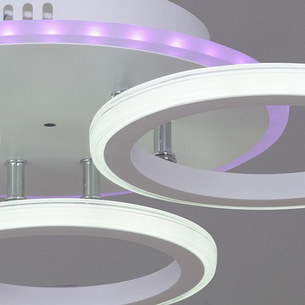 Потолочная люстра Reluce 06319 белый арт. 06319-3.3-03 WH+CR (RGB)