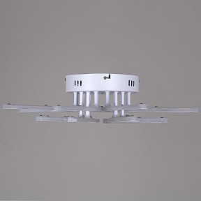 Потолочная люстра Reluce 9824 белый арт. 09824-3.3-4+4 WH